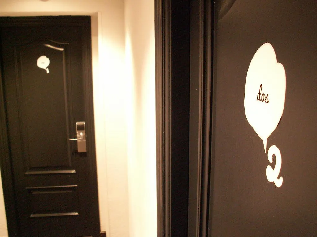 Oasis Backpackers' Toledo Hostel